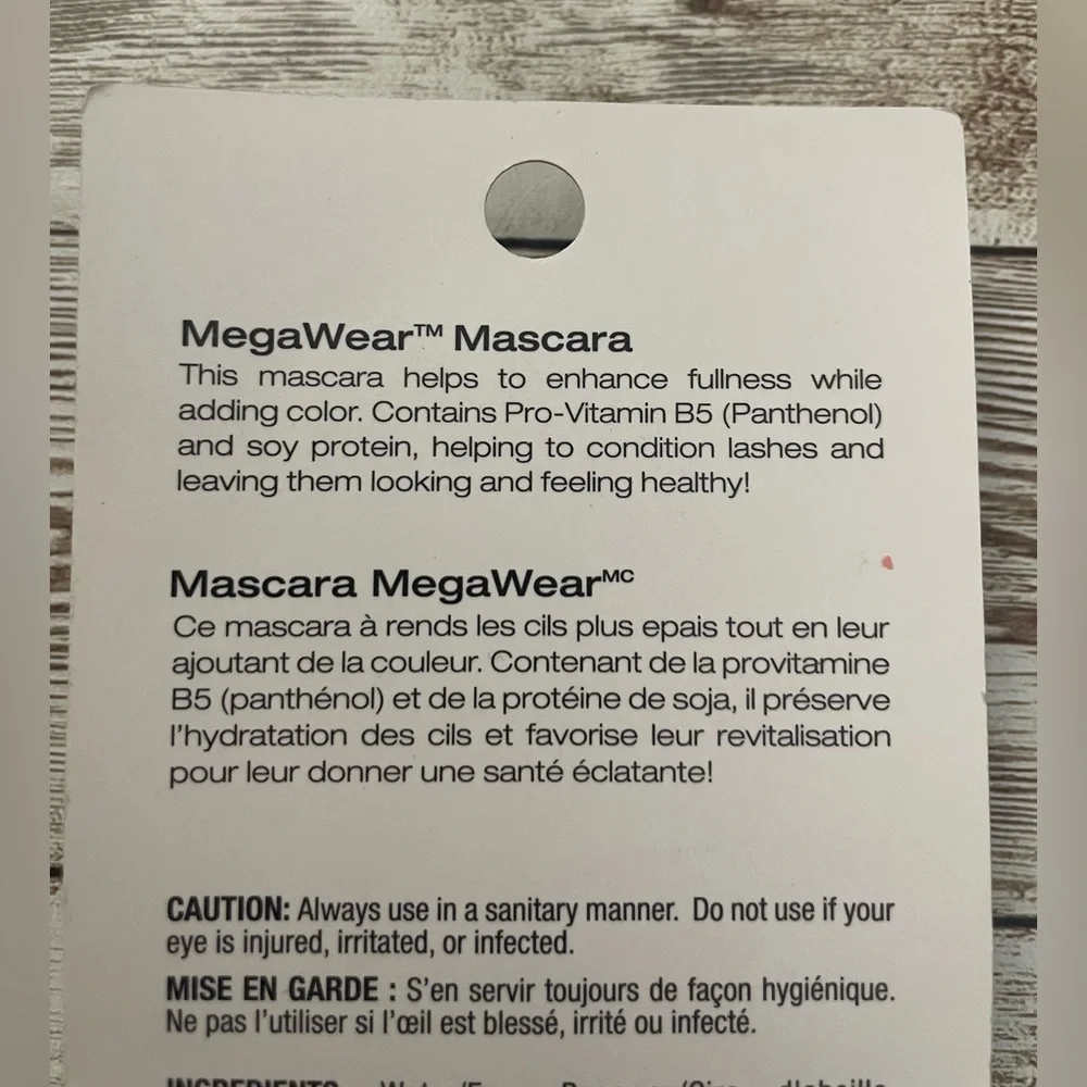 🆕 🎉 FREE WITH ANY PURCHASE wet n wild Megawear Mascara Very Black C136